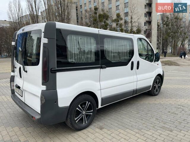 Белый Опель Виваро, объемом двигателя 1.9 л и пробегом 347 тыс. км за 7500 $, фото 4 на Automoto.ua