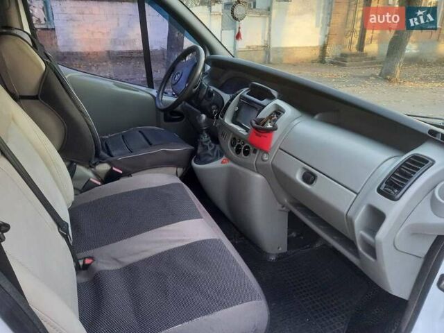 Белый Опель Виваро, объемом двигателя 1.87 л и пробегом 327 тыс. км за 7200 $, фото 16 на Automoto.ua