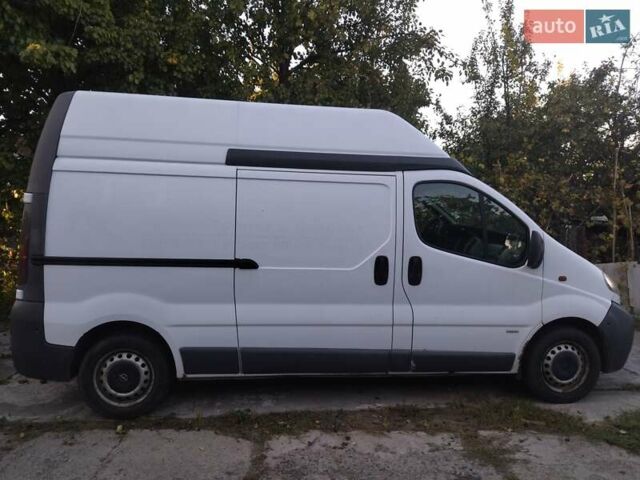 Білий Опель Віваро, об'ємом двигуна 1.87 л та пробігом 319 тис. км за 6300 $, фото 2 на Automoto.ua