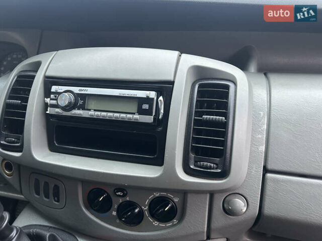 Белый Опель Виваро, объемом двигателя 1.87 л и пробегом 364 тыс. км за 5700 $, фото 10 на Automoto.ua