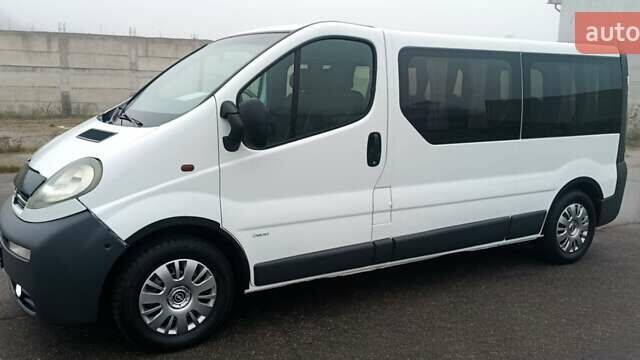 Белый Опель Виваро, объемом двигателя 1.9 л и пробегом 237 тыс. км за 8800 $, фото 4 на Automoto.ua
