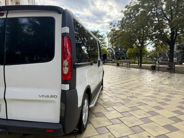 Белый Опель Виваро, объемом двигателя 2 л и пробегом 350 тыс. км за 8000 $, фото 2 на Automoto.ua