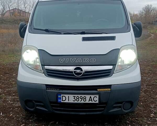 Білий Опель Віваро, об'ємом двигуна 2 л та пробігом 307 тис. км за 9300 $, фото 2 на Automoto.ua