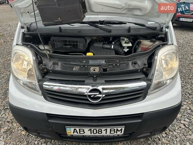 Белый Опель Виваро, объемом двигателя 2 л и пробегом 333 тыс. км за 8800 $, фото 17 на Automoto.ua
