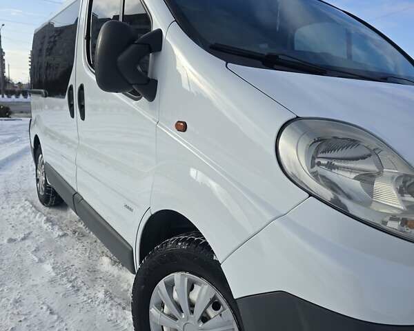 Белый Опель Виваро, объемом двигателя 2 л и пробегом 298 тыс. км за 8500 $, фото 43 на Automoto.ua