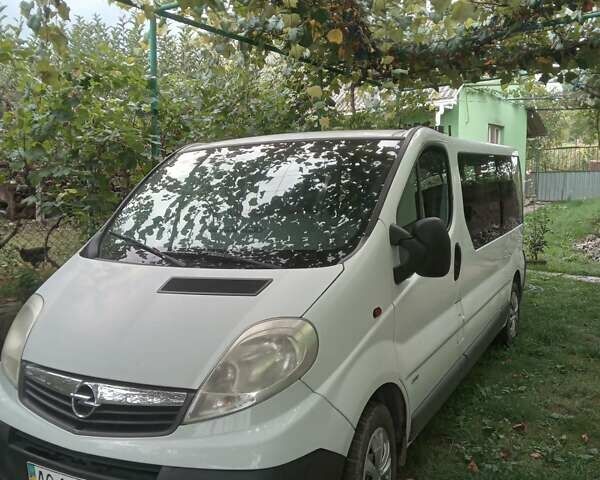 Белый Опель Виваро, объемом двигателя 1.87 л и пробегом 256 тыс. км за 7800 $, фото 8 на Automoto.ua
