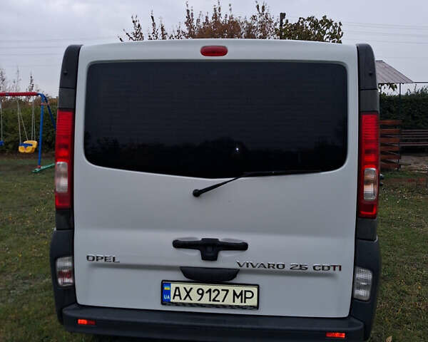 Білий Опель Віваро, об'ємом двигуна 2.46 л та пробігом 320 тис. км за 8500 $, фото 5 на Automoto.ua