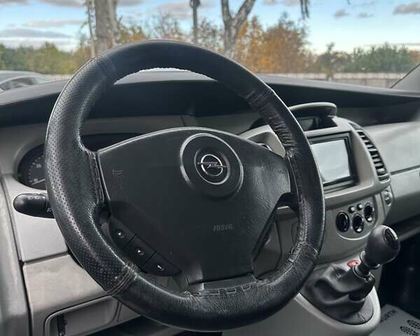 Белый Опель Виваро, объемом двигателя 2 л и пробегом 333 тыс. км за 8800 $, фото 13 на Automoto.ua