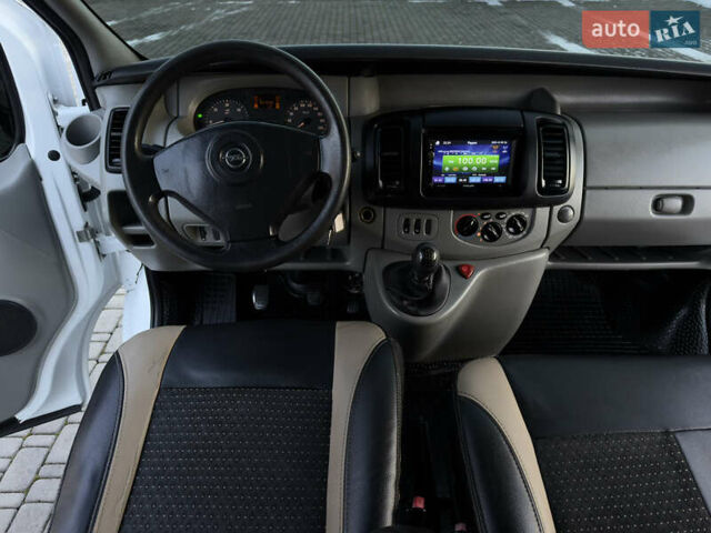 Белый Опель Виваро, объемом двигателя 2 л и пробегом 337 тыс. км за 8850 $, фото 55 на Automoto.ua