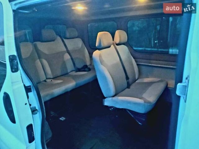 Белый Опель Виваро, объемом двигателя 2 л и пробегом 398 тыс. км за 7150 $, фото 4 на Automoto.ua