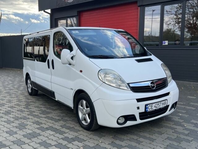 Білий Опель Віваро, об'ємом двигуна 2.5 л та пробігом 585 тис. км за 8300 $, фото 2 на Automoto.ua