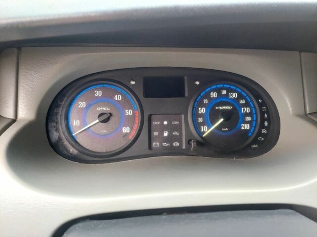 Білий Опель Віваро, об'ємом двигуна 0 л та пробігом 314 тис. км за 8000 $, фото 5 на Automoto.ua