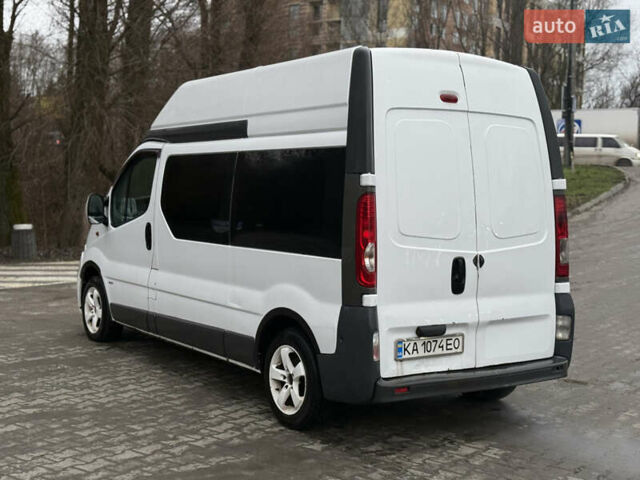 Білий Опель Віваро, об'ємом двигуна 2 л та пробігом 428 тис. км за 6999 $, фото 5 на Automoto.ua