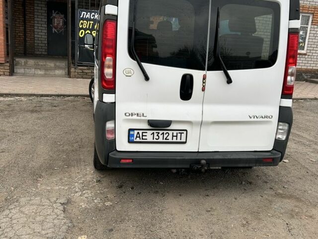 Белый Опель Виваро, объемом двигателя 2 л и пробегом 274 тыс. км за 7200 $, фото 2 на Automoto.ua