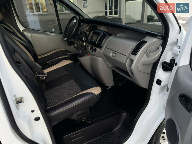 Белый Опель Виваро, объемом двигателя 2 л и пробегом 337 тыс. км за 8850 $, фото 37 на Automoto.ua