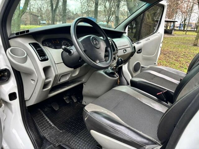 Белый Опель Виваро, объемом двигателя 2 л и пробегом 173 тыс. км за 9700 $, фото 5 на Automoto.ua