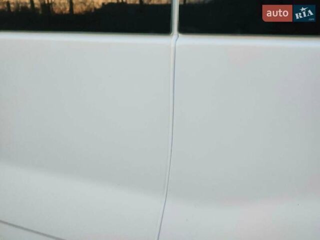 Белый Опель Виваро, объемом двигателя 2 л и пробегом 398 тыс. км за 7150 $, фото 27 на Automoto.ua