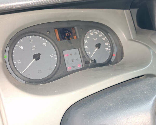 Білий Опель Віваро, об'ємом двигуна 2.46 л та пробігом 320 тис. км за 8500 $, фото 15 на Automoto.ua