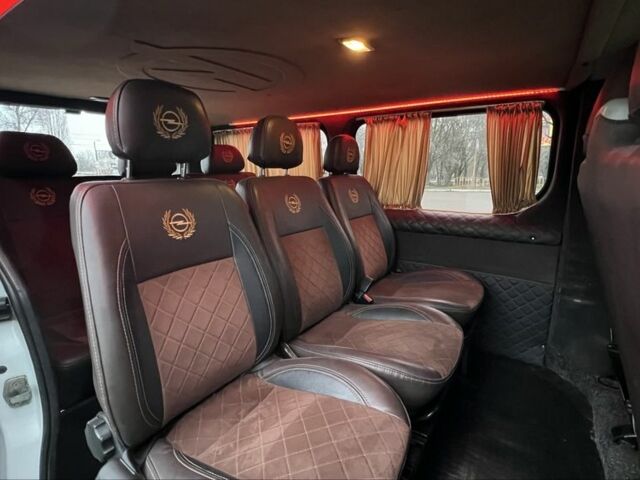 Белый Опель Виваро, объемом двигателя 2 л и пробегом 230 тыс. км за 8800 $, фото 17 на Automoto.ua