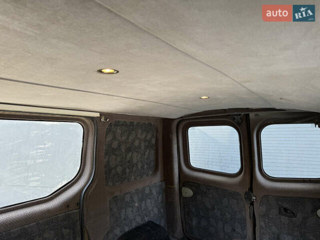 Белый Опель Виваро, объемом двигателя 2 л и пробегом 330 тыс. км за 5999 $, фото 29 на Automoto.ua