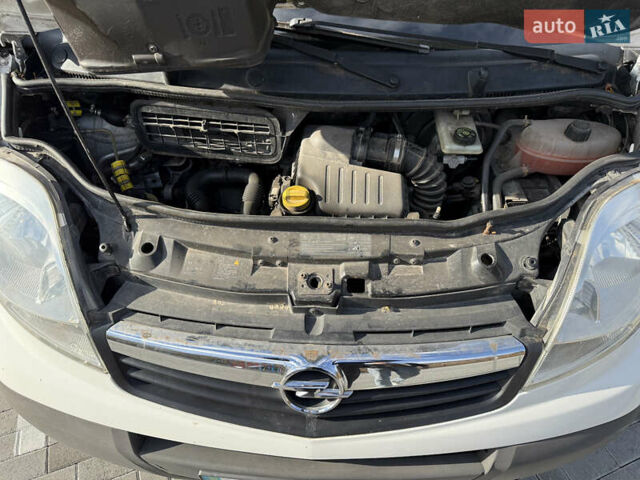 Белый Опель Виваро, объемом двигателя 2 л и пробегом 330 тыс. км за 5999 $, фото 32 на Automoto.ua