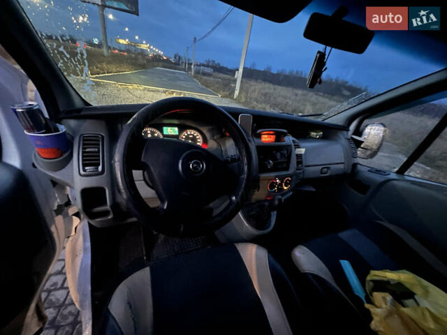 Білий Опель Віваро, об'ємом двигуна 2 л та пробігом 280 тис. км за 8300 $, фото 9 на Automoto.ua