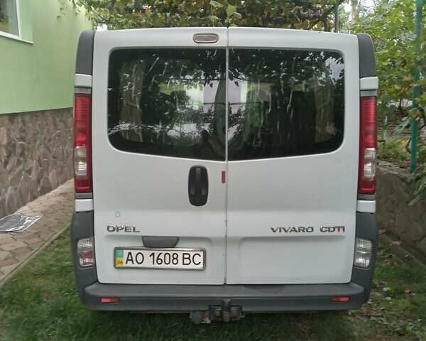 Белый Опель Виваро, объемом двигателя 1.87 л и пробегом 256 тыс. км за 7800 $, фото 7 на Automoto.ua