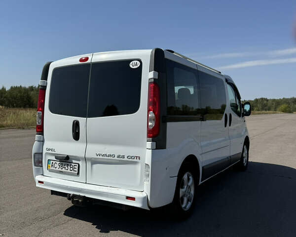 Білий Опель Віваро, об'ємом двигуна 2.5 л та пробігом 223 тис. км за 8800 $, фото 3 на Automoto.ua