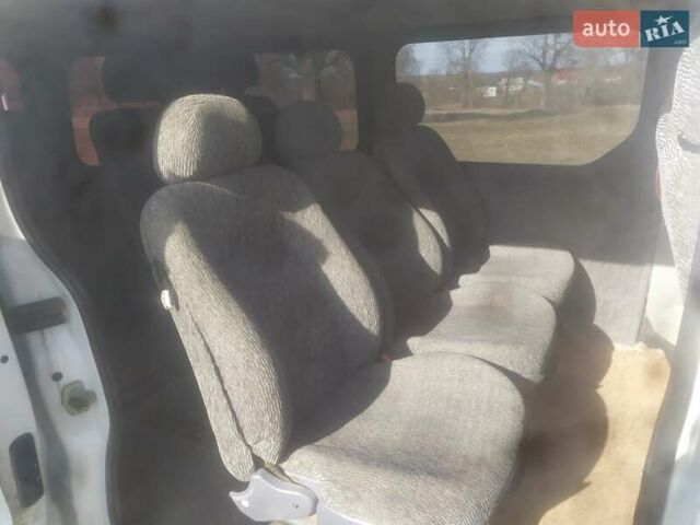 Белый Опель Виваро, объемом двигателя 2 л и пробегом 263 тыс. км за 7650 $, фото 7 на Automoto.ua
