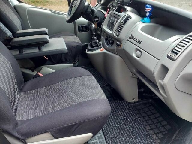 Білий Опель Віваро, об'ємом двигуна 0 л та пробігом 314 тис. км за 8000 $, фото 4 на Automoto.ua