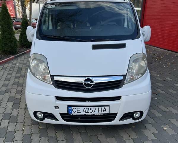 Білий Опель Віваро, об'ємом двигуна 2.46 л та пробігом 585 тис. км за 8300 $, фото 1 на Automoto.ua