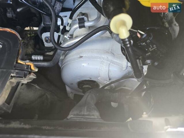 Белый Опель Виваро, объемом двигателя 2 л и пробегом 298 тыс. км за 8500 $, фото 28 на Automoto.ua