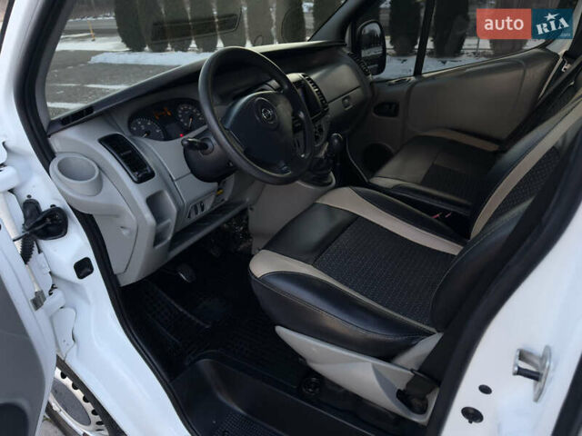 Белый Опель Виваро, объемом двигателя 2 л и пробегом 337 тыс. км за 8850 $, фото 34 на Automoto.ua