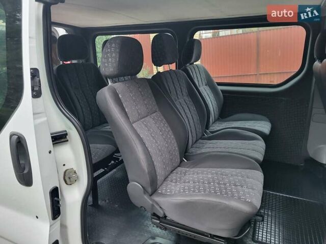 Белый Опель Виваро, объемом двигателя 2 л и пробегом 248 тыс. км за 9500 $, фото 101 на Automoto.ua