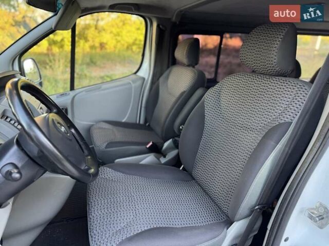 Білий Опель Віваро, об'ємом двигуна 2 л та пробігом 290 тис. км за 7899 $, фото 8 на Automoto.ua