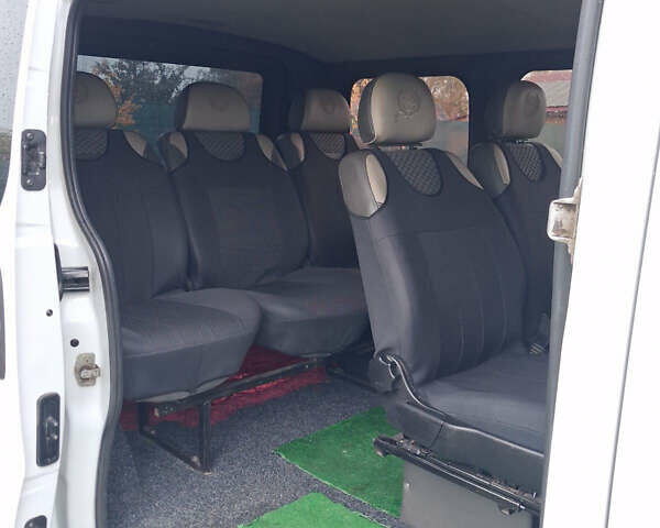 Білий Опель Віваро, об'ємом двигуна 2.46 л та пробігом 320 тис. км за 8500 $, фото 17 на Automoto.ua