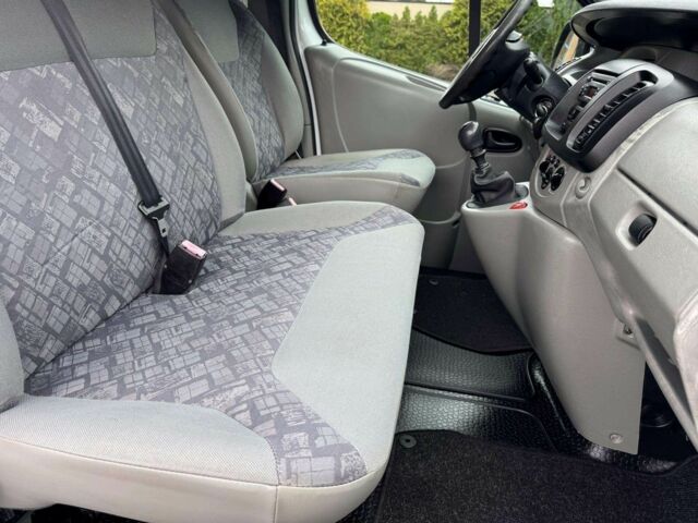 Білий Опель Віваро, об'ємом двигуна 1.9 л та пробігом 280 тис. км за 6600 $, фото 20 на Automoto.ua