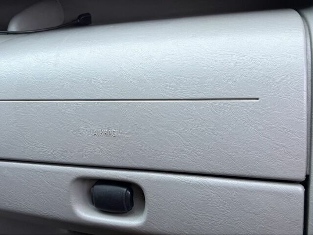 Белый Опель Виваро, объемом двигателя 2 л и пробегом 230 тыс. км за 8800 $, фото 15 на Automoto.ua