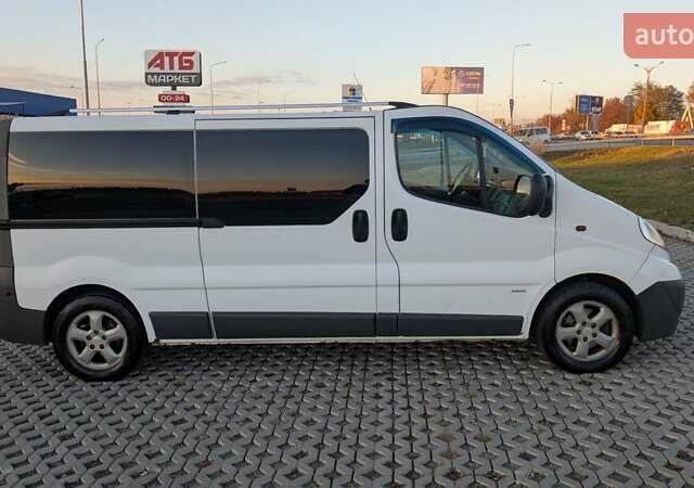 Білий Опель Віваро, об'ємом двигуна 2 л та пробігом 436 тис. км за 8700 $, фото 7 на Automoto.ua