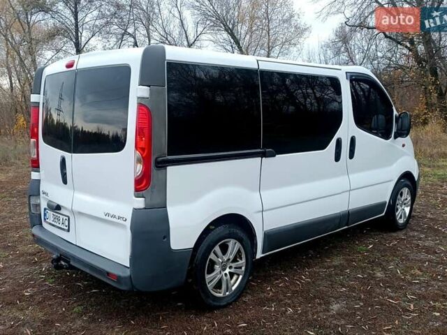 Білий Опель Віваро, об'ємом двигуна 2 л та пробігом 307 тис. км за 9300 $, фото 3 на Automoto.ua