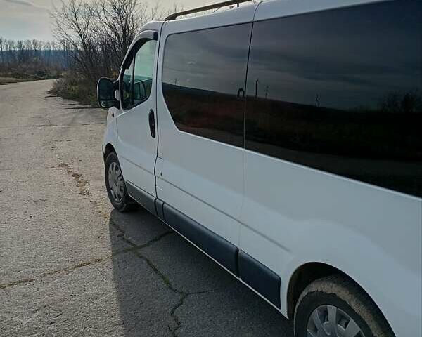 Белый Опель Виваро, объемом двигателя 2 л и пробегом 385 тыс. км за 8800 $, фото 24 на Automoto.ua