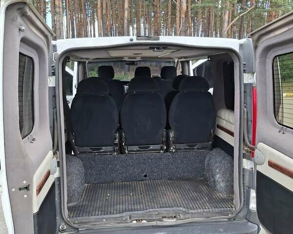 Білий Опель Віваро, об'ємом двигуна 2.46 л та пробігом 278 тис. км за 11000 $, фото 11 на Automoto.ua