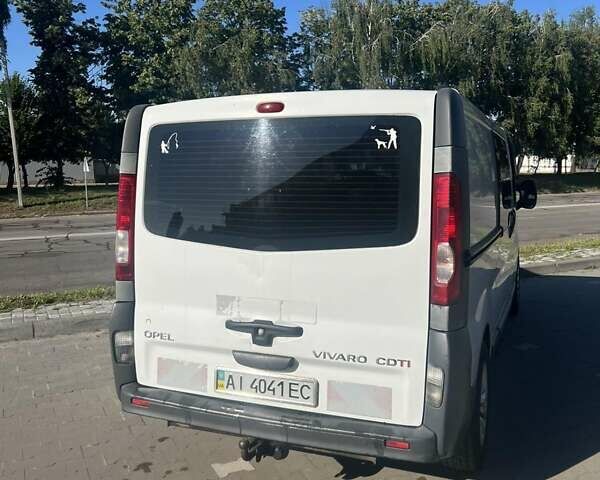 Білий Опель Віваро, об'ємом двигуна 2 л та пробігом 265 тис. км за 8500 $, фото 24 на Automoto.ua