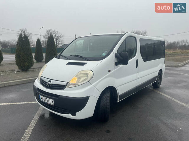 Білий Опель Віваро, об'ємом двигуна 2 л та пробігом 340 тис. км за 8300 $, фото 6 на Automoto.ua