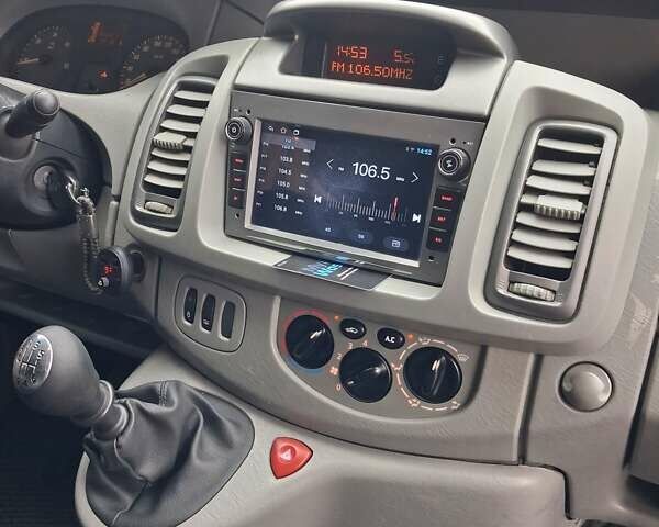 Білий Опель Віваро, об'ємом двигуна 2 л та пробігом 302 тис. км за 8500 $, фото 3 на Automoto.ua