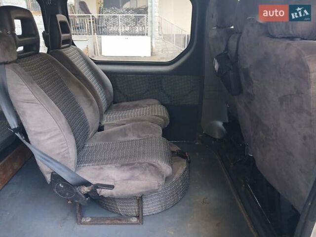 Білий Опель Віваро, об'ємом двигуна 2 л та пробігом 258 тис. км за 9000 $, фото 6 на Automoto.ua
