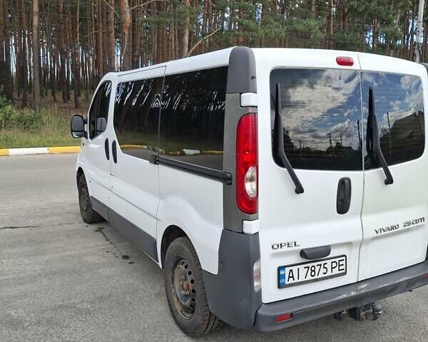 Білий Опель Віваро, об'ємом двигуна 2.46 л та пробігом 278 тис. км за 11000 $, фото 8 на Automoto.ua