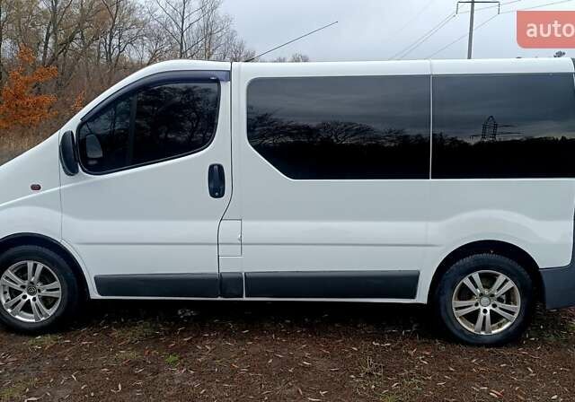 Білий Опель Віваро, об'ємом двигуна 2 л та пробігом 307 тис. км за 9300 $, фото 7 на Automoto.ua