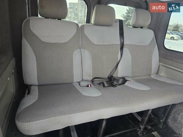 Белый Опель Виваро, объемом двигателя 2 л и пробегом 298 тыс. км за 8500 $, фото 12 на Automoto.ua