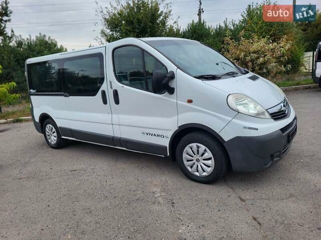 Белый Опель Виваро, объемом двигателя 2 л и пробегом 248 тыс. км за 9500 $, фото 10 на Automoto.ua